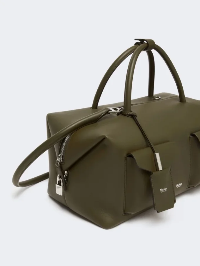 Grand sac Boston en cuir avec poches, marron foncé Grand sac Boston en cuir avec poches, marron foncé