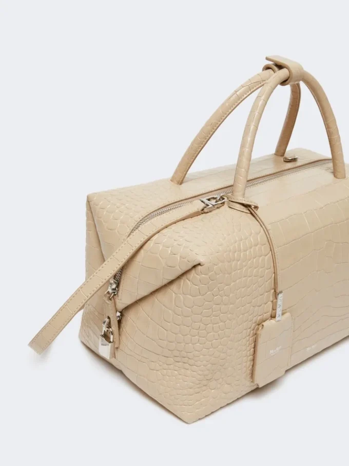 Grand sac Boston en cuir imprimé crocodile, couleur ice Grand sac Boston en cuir imprimé crocodile, couleur ice