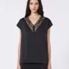 Haut féminin en satin, noir Haut féminin en satin, noir