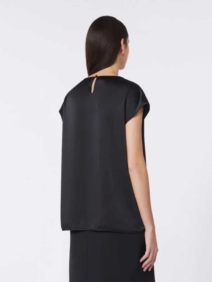 Haut féminin en satin, noir Haut féminin en satin, noir