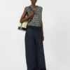 Jean en denim de coton à jambes larges, bleu marine Jean en denim de coton à jambes larges, bleu marine