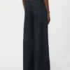 Jean en denim de coton à jambes larges, bleu marine Jean en denim de coton à jambes larges, bleu marine