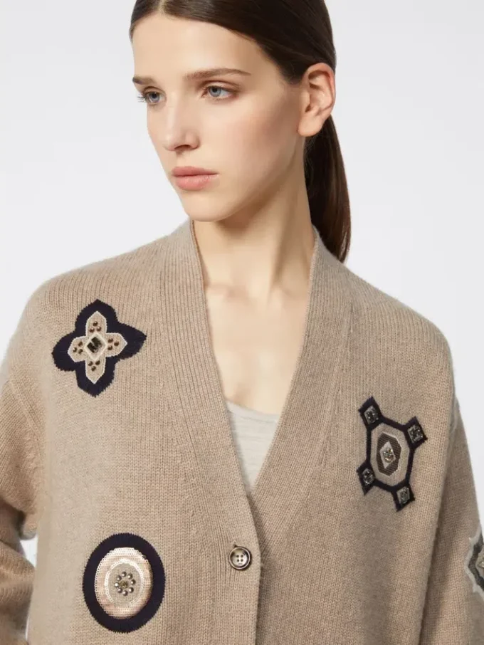 Long cardigan en laine et cachemire, couleur sable Long cardigan en laine et cachemire, couleur sable