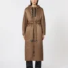 Longue parka matelassée en toile déperlante, couleur tabac Longue parka matelassée en toile déperlante, couleur tabac