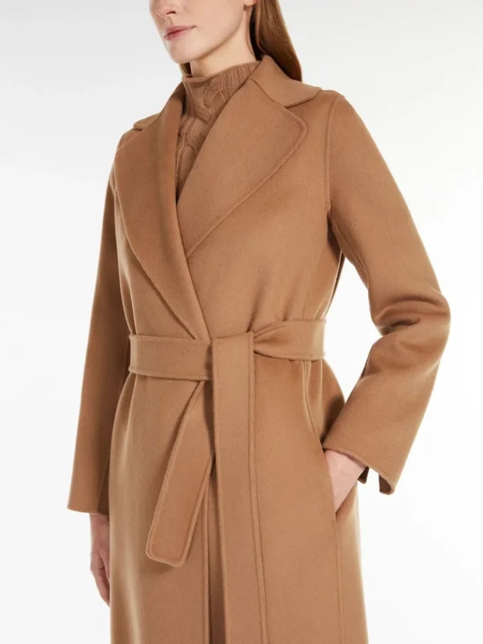 Manteau cache-cœur en laine drapée, couleur camel Manteau cache-cœur en laine drapée, couleur camel