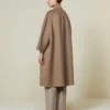 Manteau-cape double face en cachemire, couleur tourterelle Manteau-cape double face en cachemire, couleur tourterelle