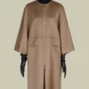 Manteau-cape double face en cachemire, couleur tourterelle Manteau-cape double face en cachemire, couleur tourterelle
