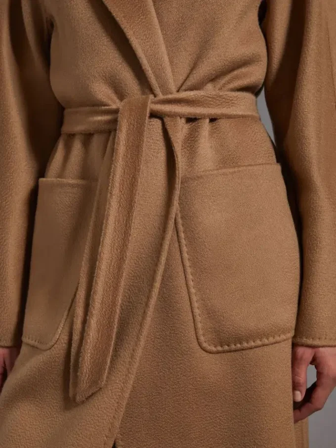 Manteau-cardigan midi en cachemire, couleur camel Manteau-cardigan midi en cachemire, couleur camel