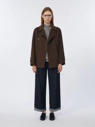 Manteau court croisé en Pure Wool, couleur chocolat Manteau court croisé en Pure Wool, couleur chocolat