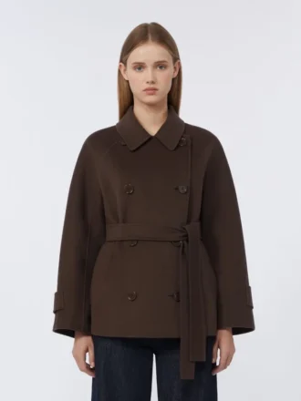 Manteau court croisé en Pure Wool, couleur chocolat Manteau court croisé en Pure Wool, couleur chocolat