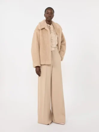 Manteau court en alpaga et laine, couleur albino