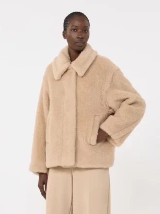 Manteau court en alpaga et laine, couleur albino