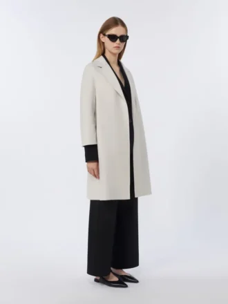 Manteau court en laine, ivoire