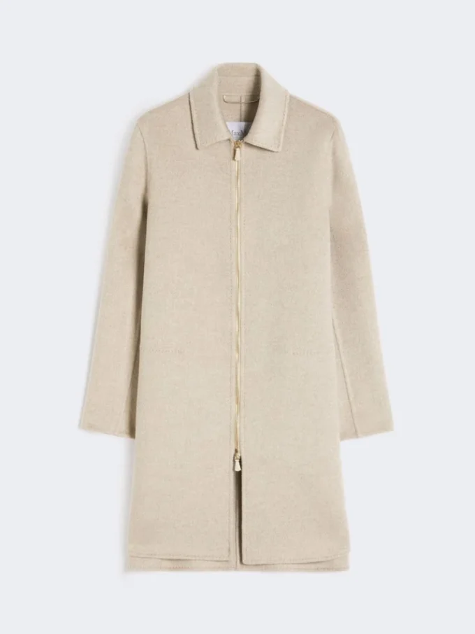 Manteau droit en cachemire, couleur sable Manteau droit en cachemire, couleur sable