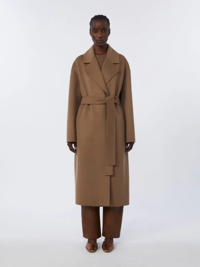 Manteau long en laine, couleur camel Manteau long en laine, couleur camel