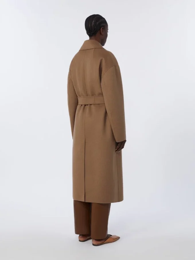 Manteau long en laine, couleur camel Manteau long en laine, couleur camel