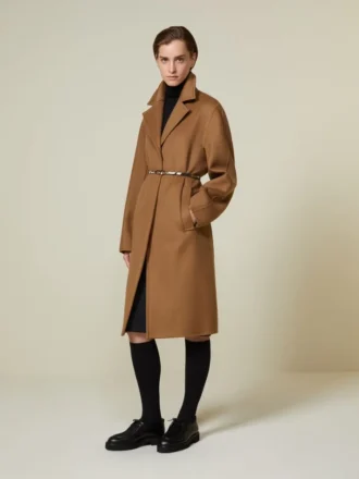 Manteau masculin en cachemire, couleur camel Manteau masculin en cachemire, couleur camel