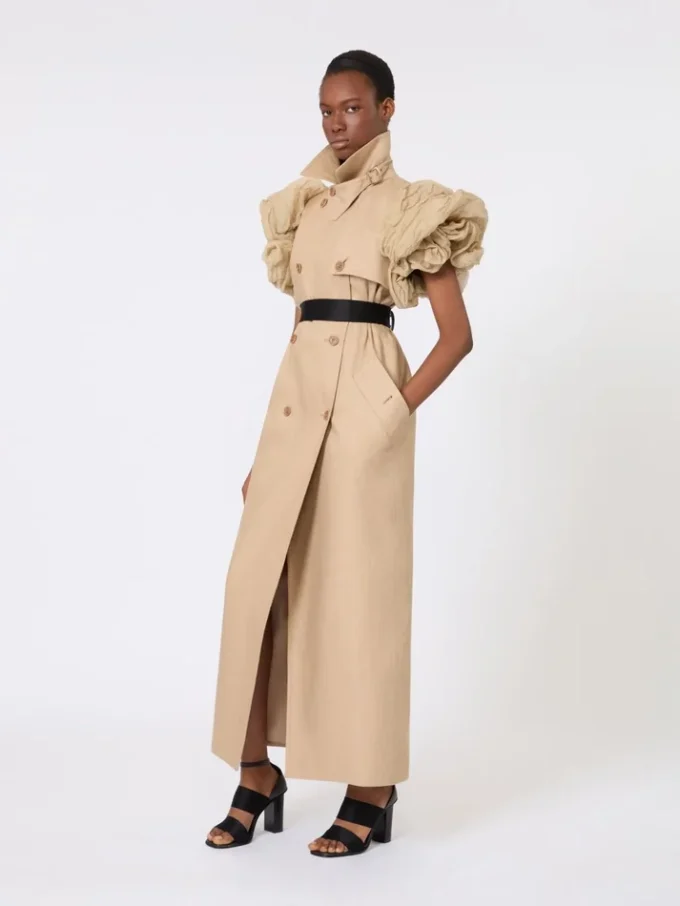 Manteau sans manches en lin tissé natté avec volants, couleur camel Manteau sans manches en lin tissé natté avec volants, couleur camel