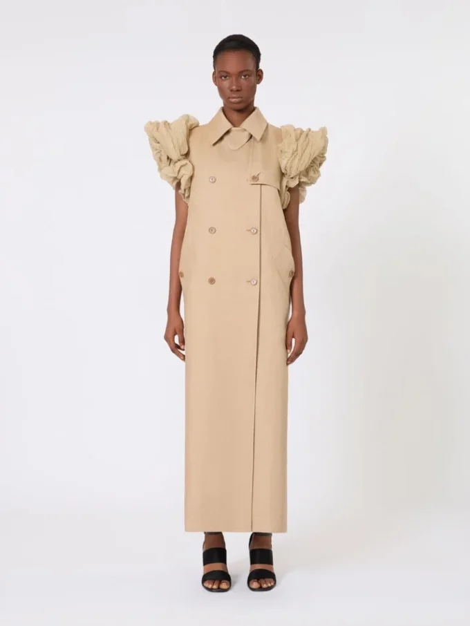 Manteau sans manches en lin tissé natté avec volants, couleur camel Manteau sans manches en lin tissé natté avec volants, couleur camel