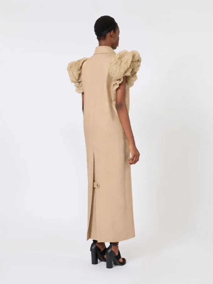 Manteau sans manches en lin tissé natté avec volants, couleur camel Manteau sans manches en lin tissé natté avec volants, couleur camel