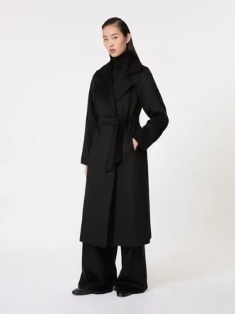 Manuela Coat, noir