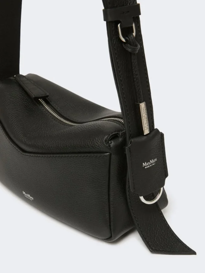 Micro-sac à main en cuir peu brillant, noir