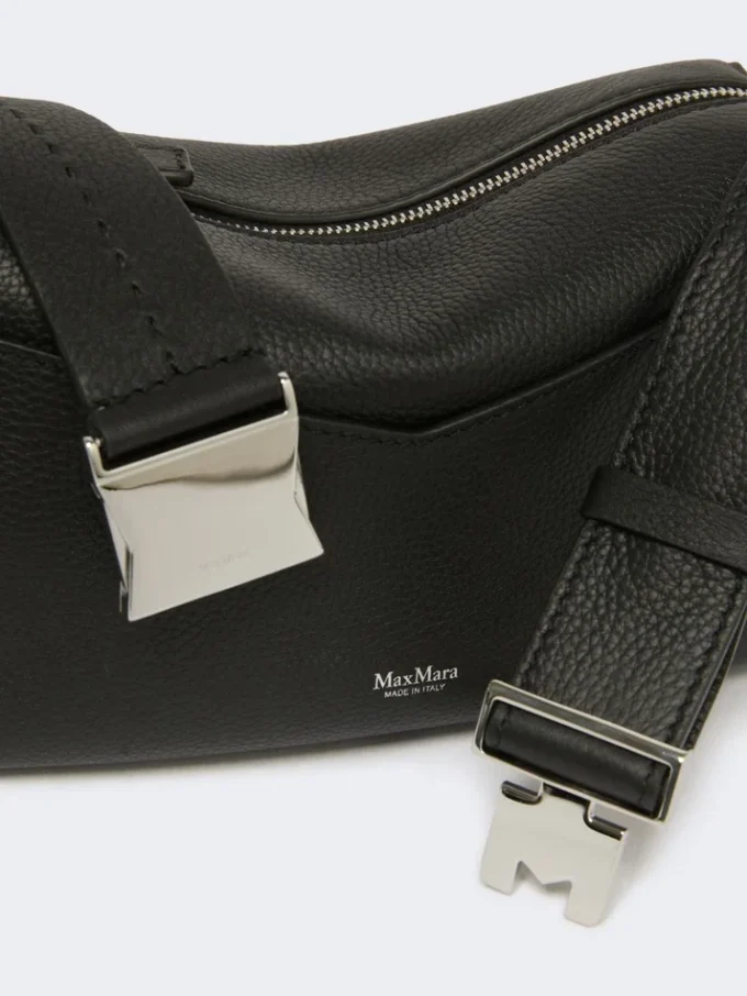 Micro-sac à main en cuir peu brillant, noir