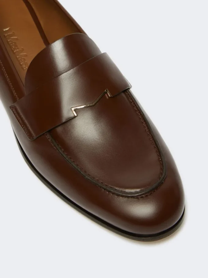 Mocassins en cuir semi-brillant, couleur cacao Mocassins en cuir semi-brillant, couleur cacao
