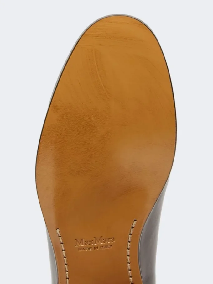 Mocassins en cuir semi-brillant, couleur cacao Mocassins en cuir semi-brillant, couleur cacao