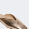 Mules en cuir nappa laminé, rose Mules en cuir nappa laminé, rose