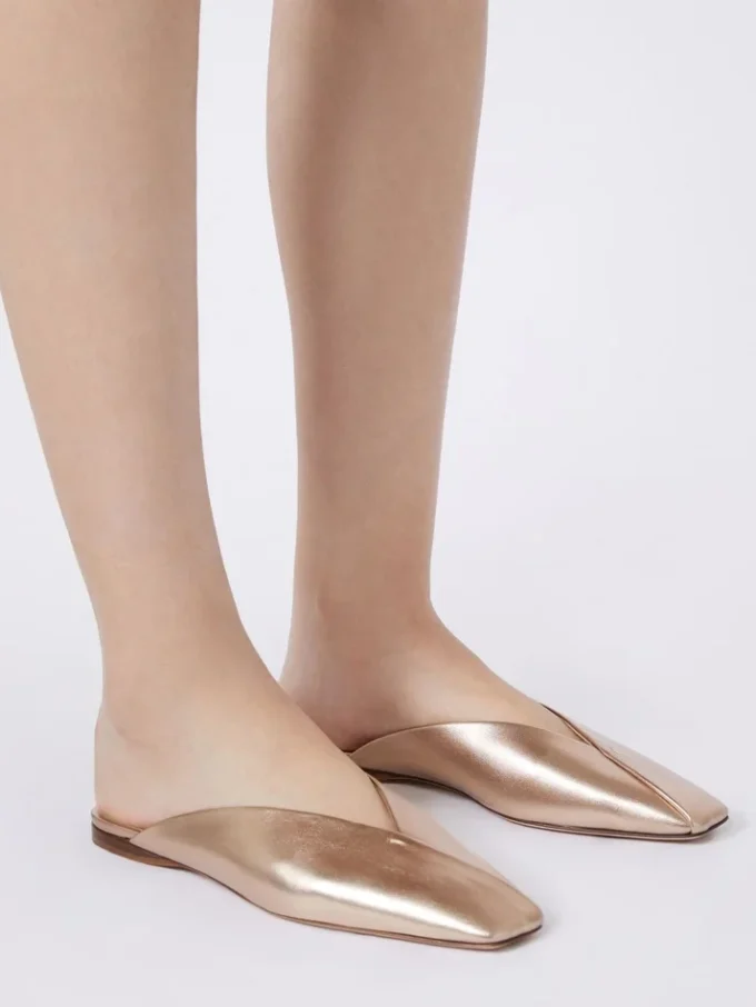 Mules en cuir nappa laminé, rose Mules en cuir nappa laminé, rose