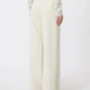 Pantalon droit en sergé de coton, ivoire Pantalon droit en sergé de coton, ivoire