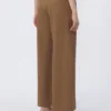 Pantalon en gabardine de laine, couleur camel Pantalon en gabardine de laine, couleur camel