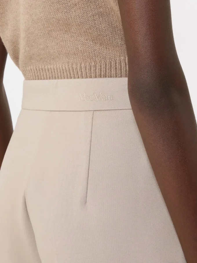 Pantalon en jersey ajusté, couleur sable Pantalon en jersey ajusté, couleur sable