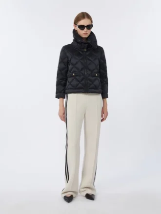 Veste courte matelassée en toile hydrofuge, noire