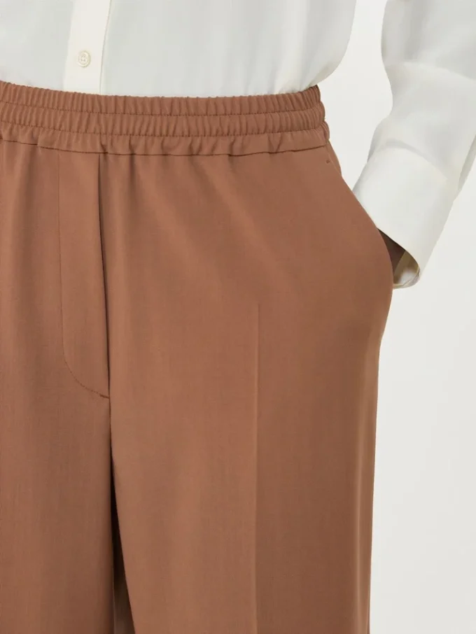 Pantalon en pure laine, couleur tabac Pantalon en pure laine, couleur tabac