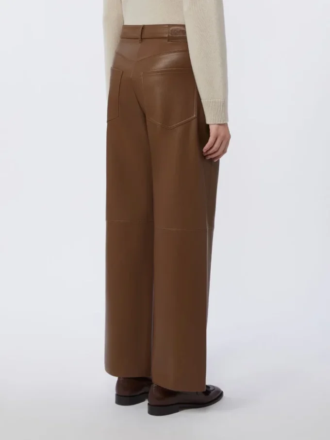 Pantalon en tissu enduit, couleur tabac