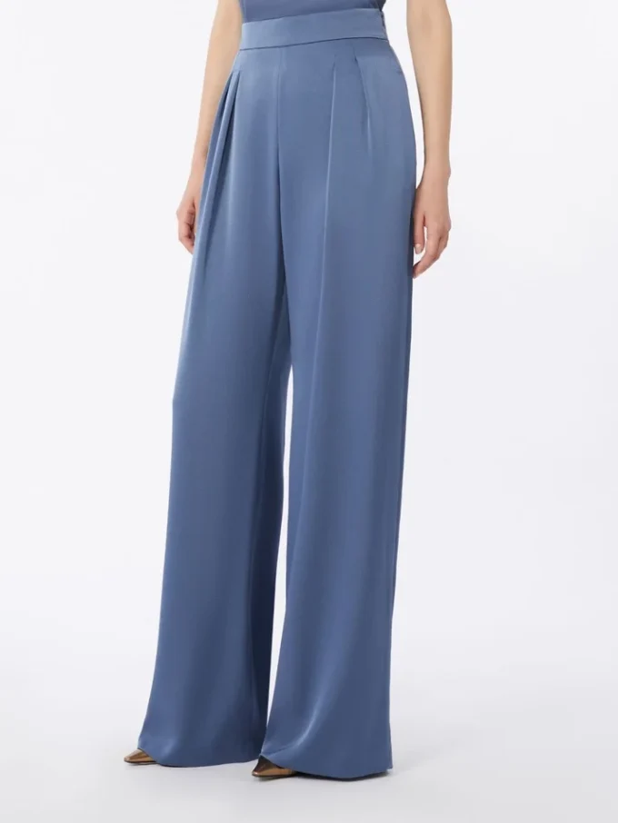 Pantalon léger en satin, couleur avio Pantalon léger en satin, couleur avio