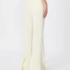 Pantalon évasé ajusté en viscose, ivoire Pantalon évasé ajusté en viscose, ivoire