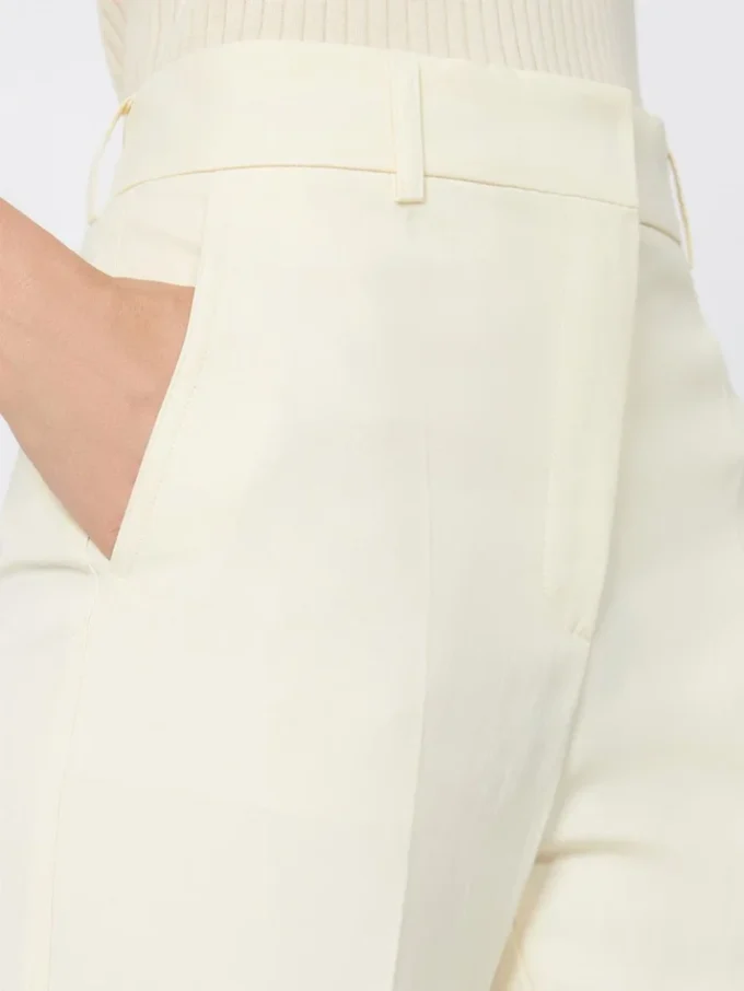 Pantalon évasé ajusté en viscose, ivoire Pantalon évasé ajusté en viscose, ivoire
