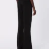Pantalon évasé en viscose stretch, noir