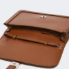 Pochette en cuir lisse, couleur tabac
