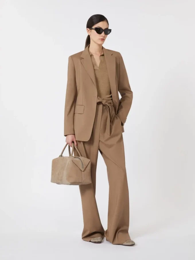 Polo en laine à côtes, beige doré et marron Polo en laine à côtes, beige doré et marron