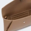 Portefeuille enveloppe en cuir, couleur boue Portefeuille enveloppe en cuir, couleur boue