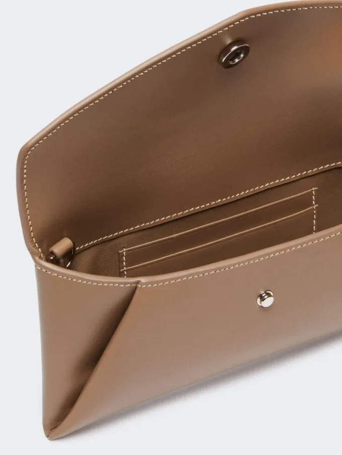 Portefeuille enveloppe en cuir, couleur boue Portefeuille enveloppe en cuir, couleur boue