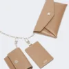Portefeuille enveloppe en cuir, couleur boue Portefeuille enveloppe en cuir, couleur boue
