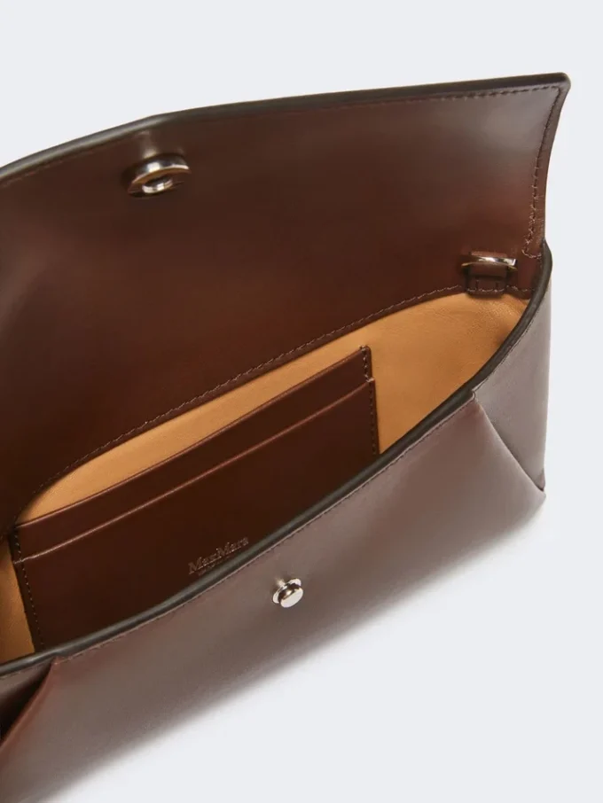 Portefeuille enveloppe en cuir, couleur cacao Portefeuille enveloppe en cuir, couleur cacao