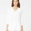 Pull à col en V en crêpe de viscose, blanc optique Pull à col en V en crêpe de viscose, blanc optique