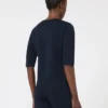 Pull à col rond en crêpe de viscose, bleu outremer Pull à col rond en crêpe de viscose, bleu outremer