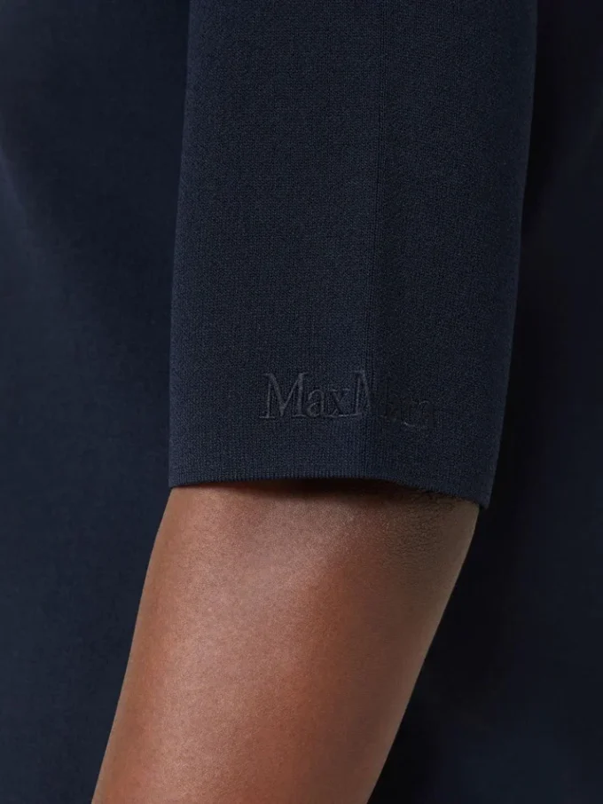 Pull à col rond en crêpe de viscose, bleu outremer Pull à col rond en crêpe de viscose, bleu outremer